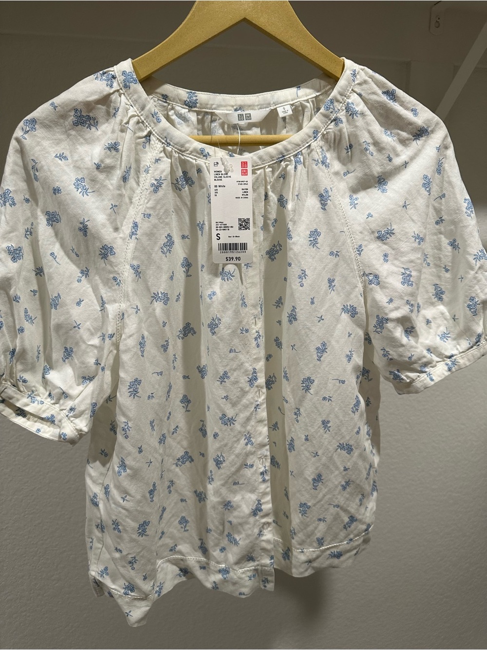 Uniqlo White Top with Light Blue Floral Print - Girls